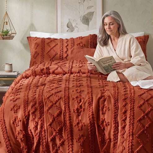 The Willow Tufted Comforter